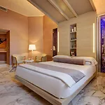 Dharma Luxury & Hotel 4*