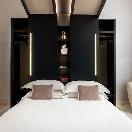 Dharma Luxury Hotel 4*