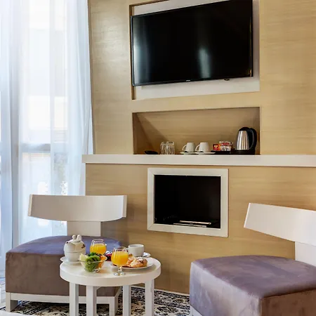 Hotel Dharma Luxury 4*