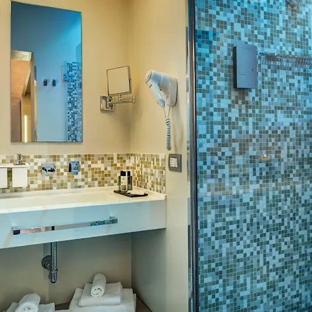 Hotel Dharma Luxury 4*