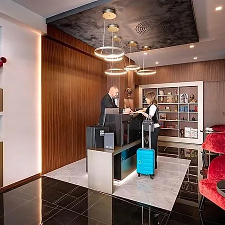 Dharma Luxury & ホテル 4*