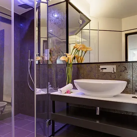 Dharma Luxury & Hotel
