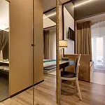 Hotel Dharma Luxury & 4*