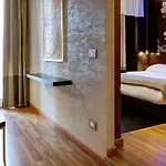 Hotel Dharma Luxury &